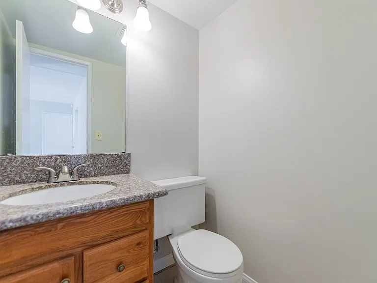 2400 S Ridgewood Dr #3 — Photo 6