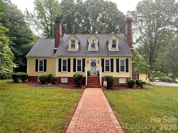 469 Augusta Dr, Statesville, NC 28625