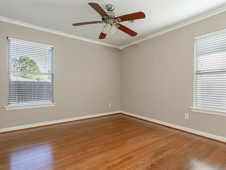 6912 Wake Forrest Dr — Photo 28