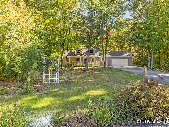 3rd image of 9642 Hummingbird Ct