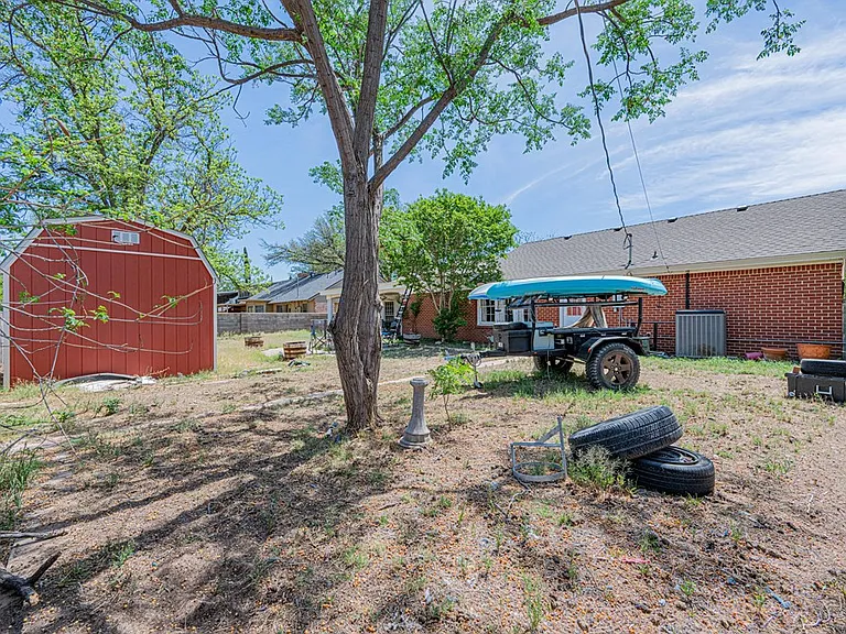 2818 Frontier Dr — Photo 33