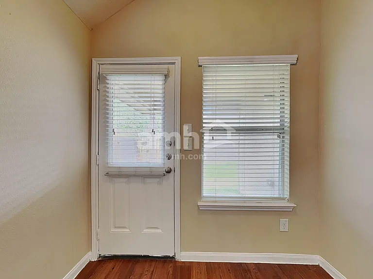 21606 Nella Cir — Photo 5