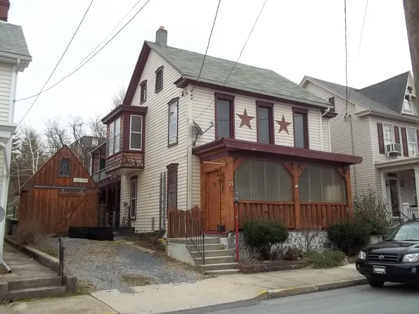 25 E North St, Waynesboro, PA 17268