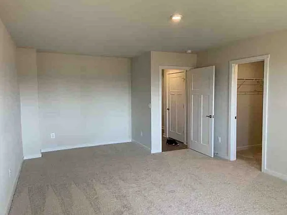 4 bed, 3.5 bath, 2350 sqft, $2,600 — Photo 4