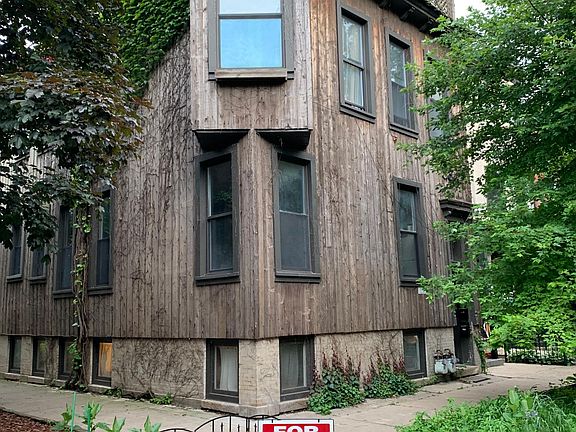 3rd image of 3847 N Kenmore Ave #1
