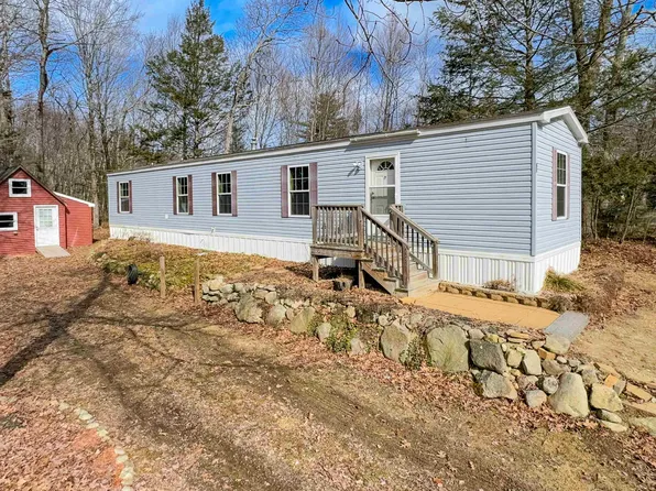 61 Goldfinch Road, Barrington, NH 03825