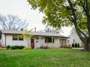 271 Briargate Dr, Grayslake, IL 60030