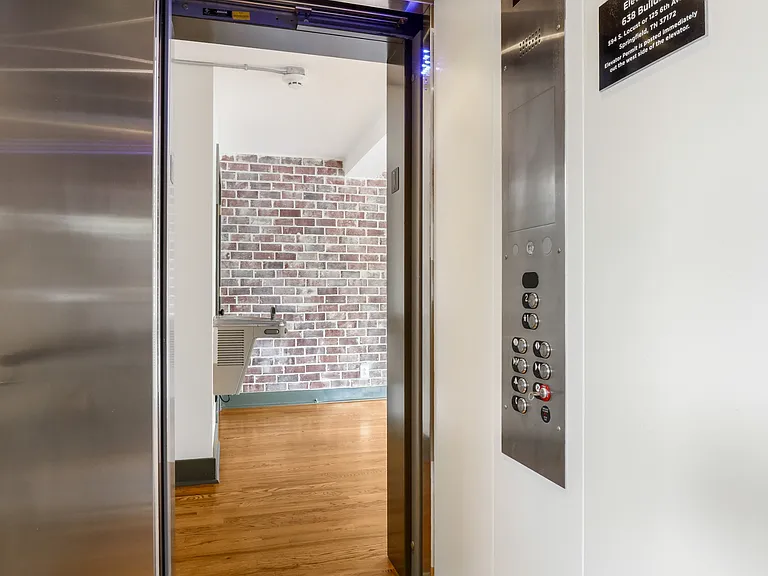 594 Locust Street125 West 6th Ave — Photo 12
