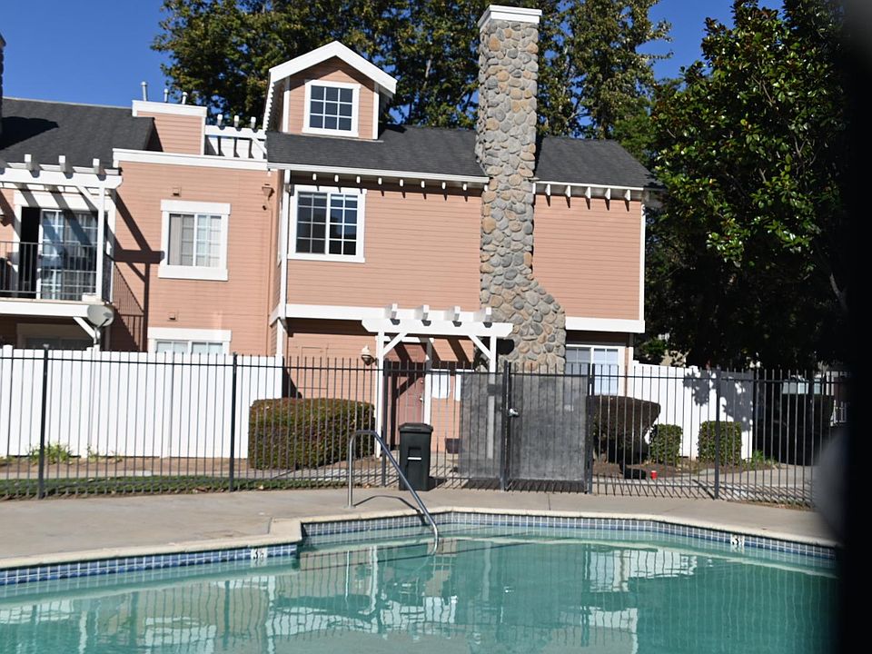 1st image of 2461 S Village Green Dr