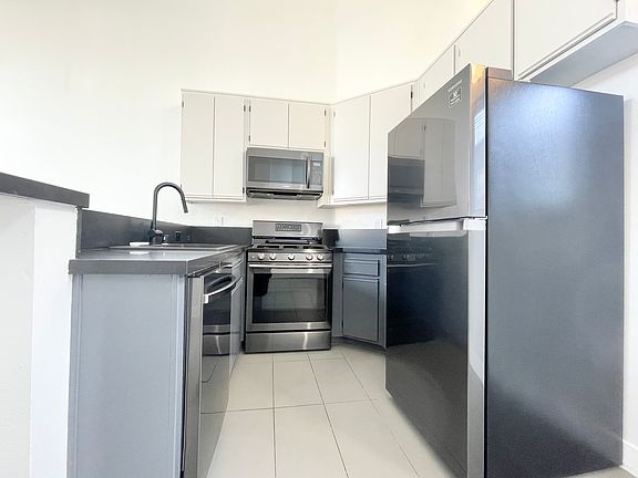 2nd image of 2730 W Temple St #205