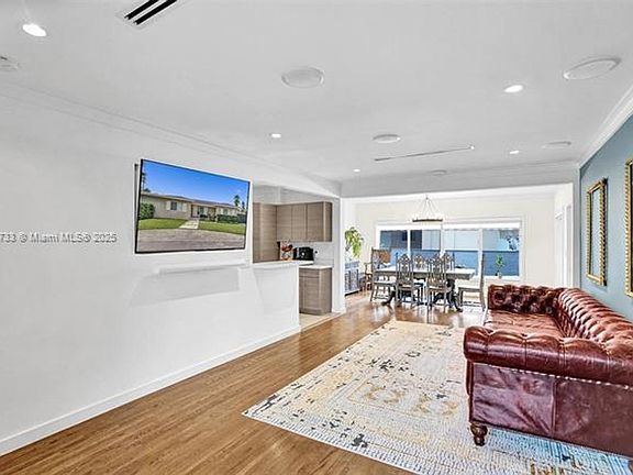 5th image of 11425 NE 3rd Ave #0