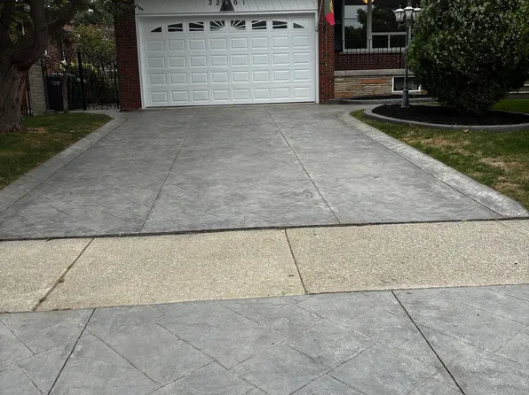 2201 Cliff Rd, Mississauga, ON L5A 2N8