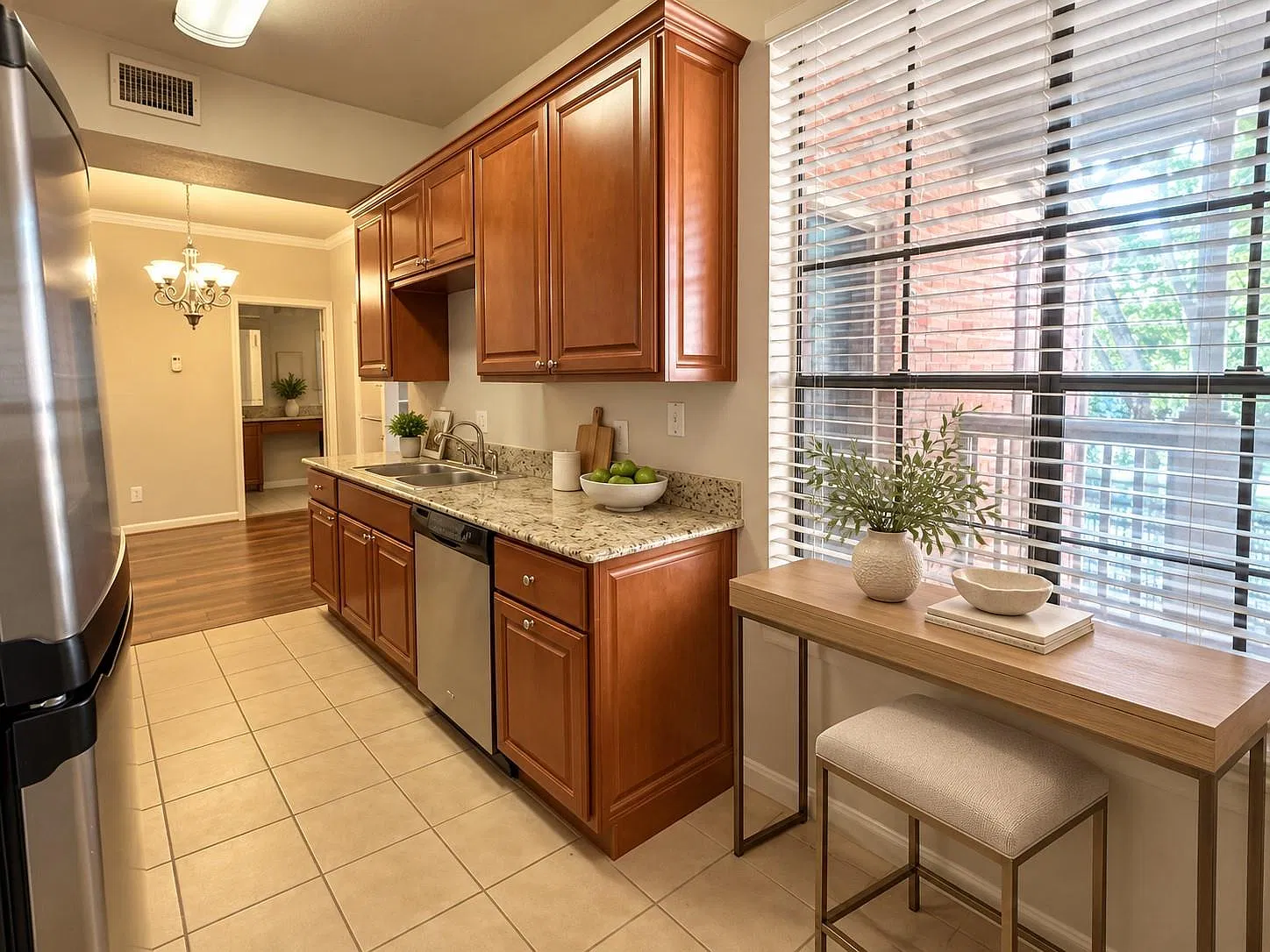 1 bed, 1.0 bath, 774 sqft, $1,150 — Photo 1