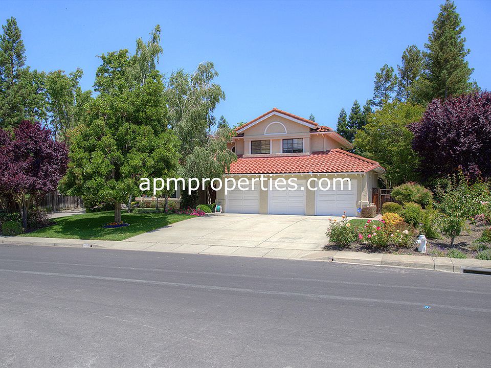 1st image of 104 Woodranch Cir