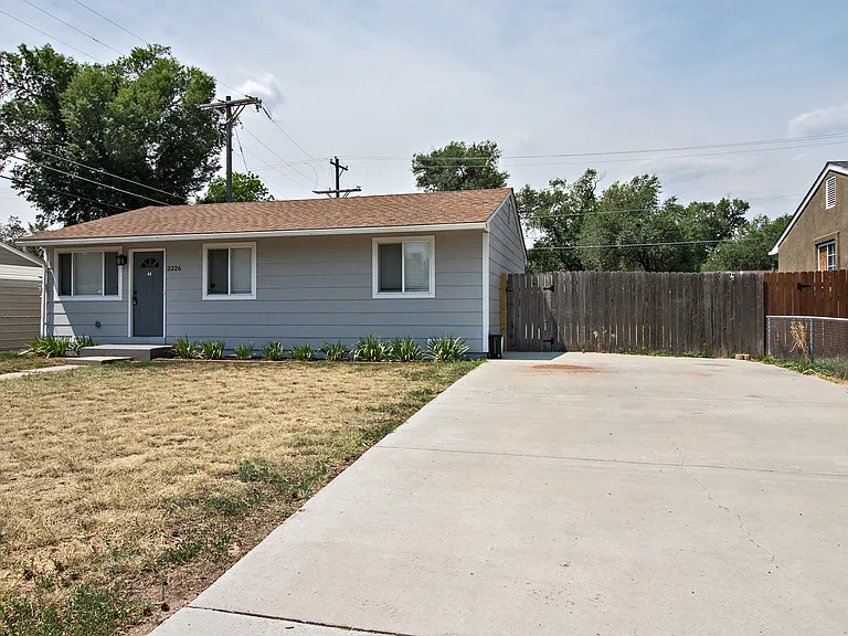 2226 Bison Dr — Photo 2