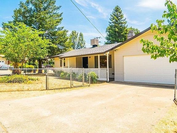 5th image of 15075 Pineview Dr