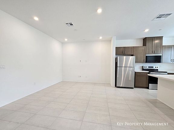 3rd image of 5717 Crenellated St