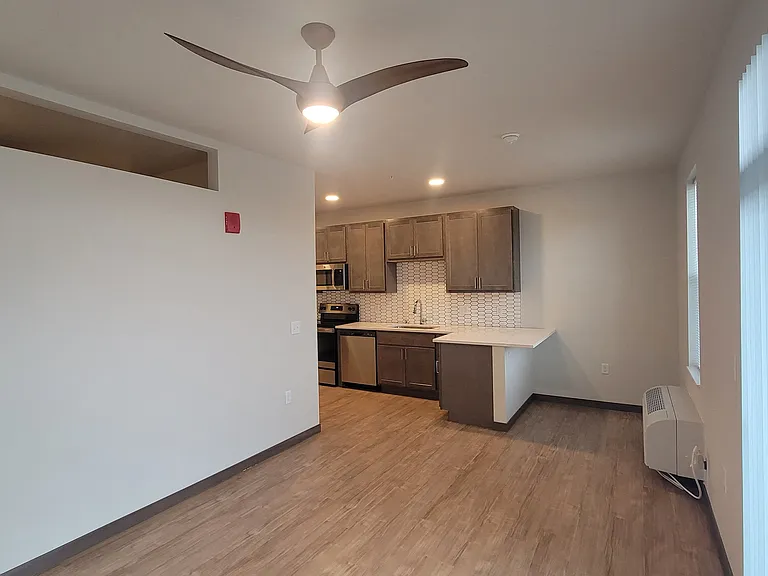 Van Buren West — Photo 28