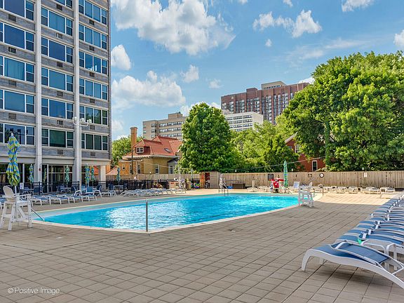 4th image of 4250 N Marine Dr APT 927
