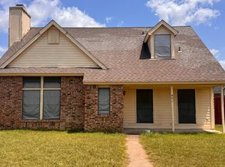 401 S Cannady Dr, Cedar Hill, TX 75104