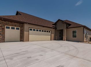 178 Mountain View Cir, Branson West, MO 65737