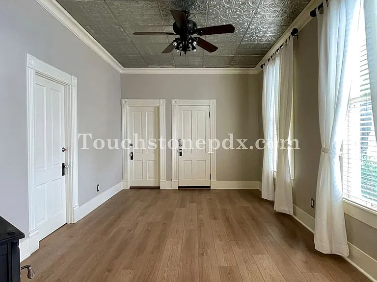 2225 NW Wilson St — Photo 12