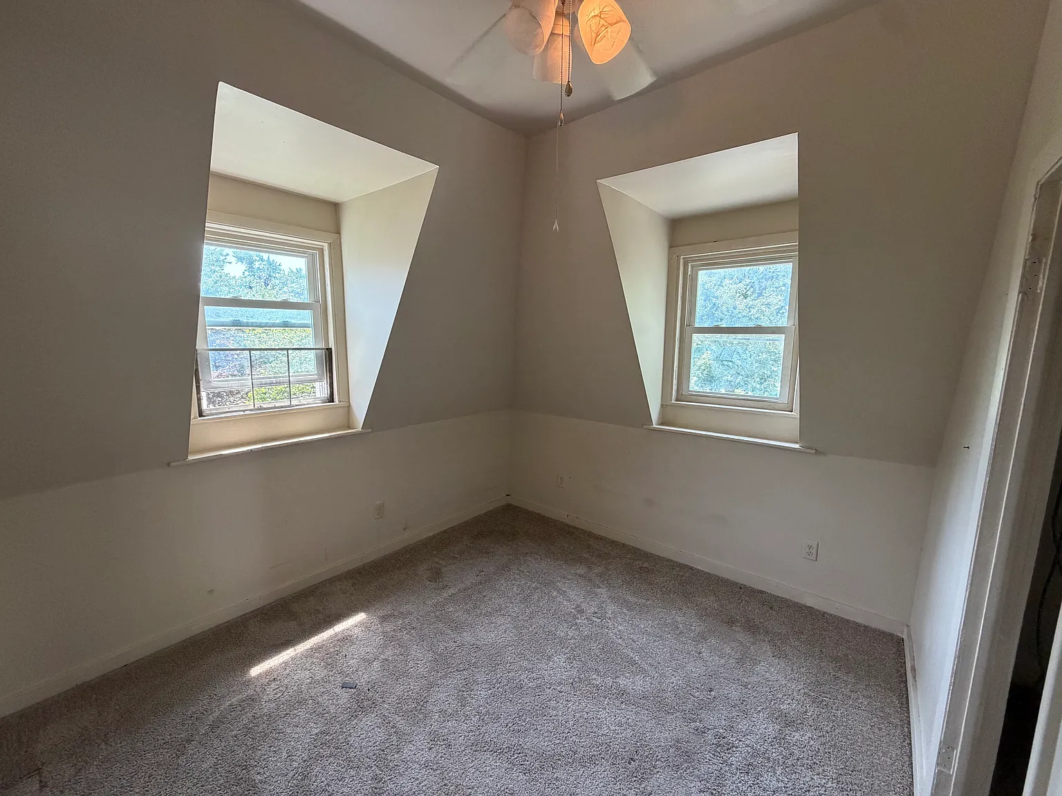 3 bed, 1000 sqft, $900 — Photo 3