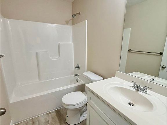 3rd image of 336/338 Breckinridge Cir