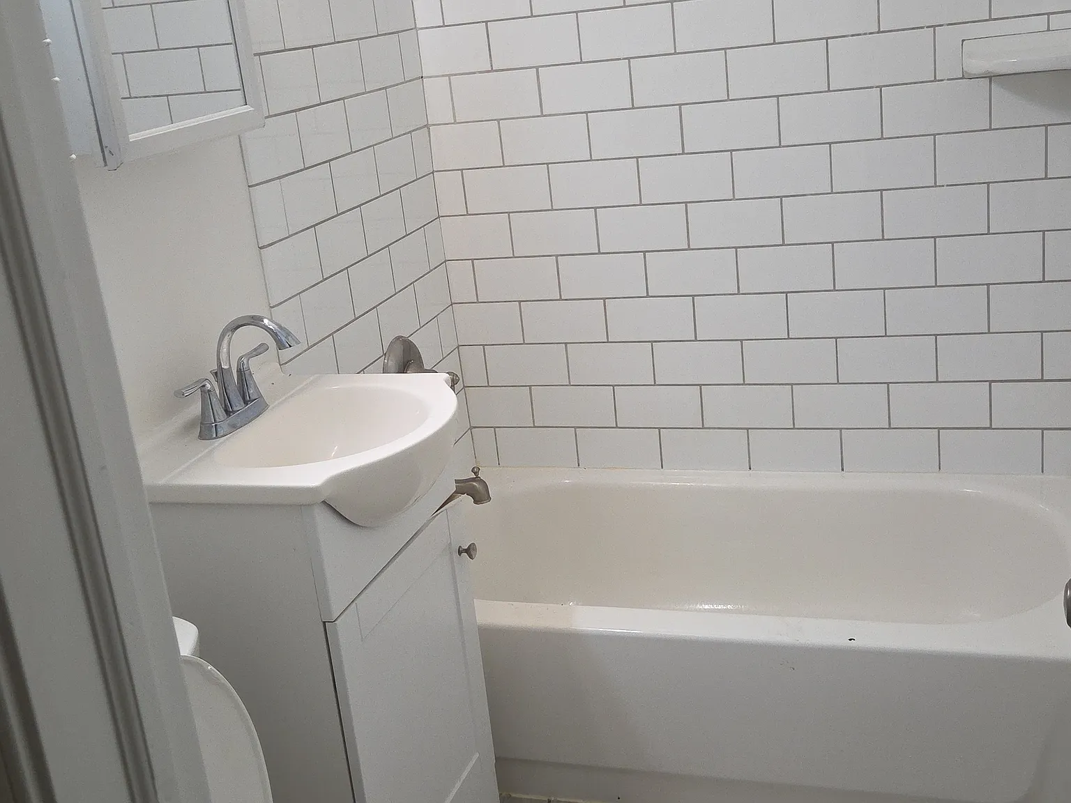 1 bed, 700 sqft, $1,200 — Photo 4