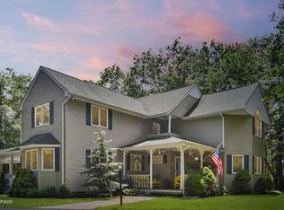 123 Stonehedge Ln, Milford, PA 18337