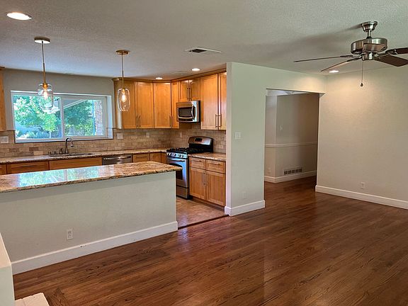 5th image of 3115 Sierra Oaks Dr