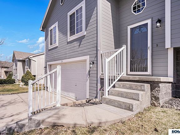 3rd image of 724 Clearwater Dr