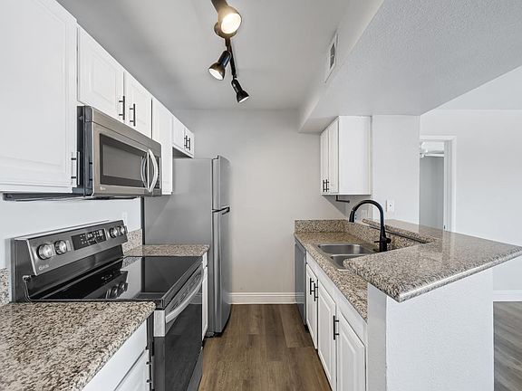 5th image of 5142 S Jones Blvd Unit 203-1