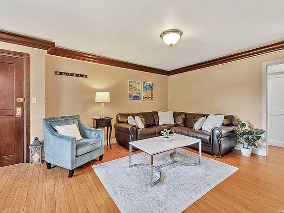 5th image of 17-25 Utopia Pkwy #1