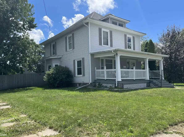 1122 Benton Ave E, Albia, IA 52531