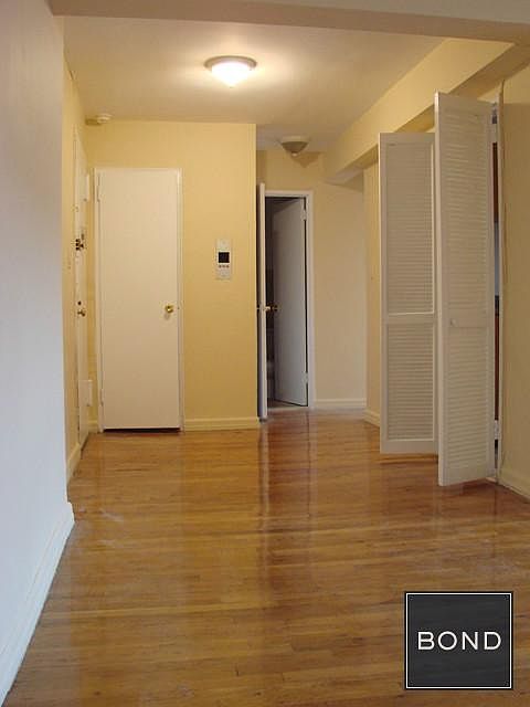 1st image of 2534 Crescent St APT 2P