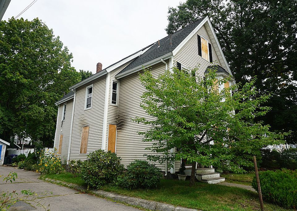 2nd image of 42 Neponset Ave
