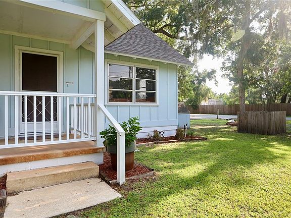 3rd image of 4849 MEADOW DRIVE