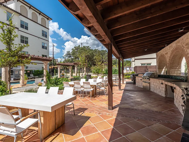 Overture Stone Oak 55+ Apartment Homes — Photo 13