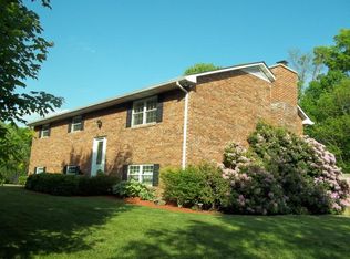 220 New Caledonia St, Beckley, WV 25801