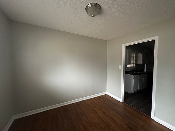 5th image of 3009 Elgin Dr