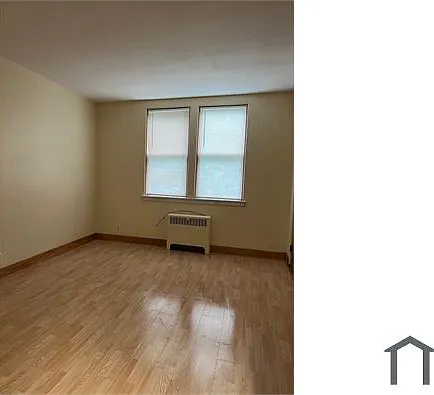 1904 N Main St #5 — Photo 2