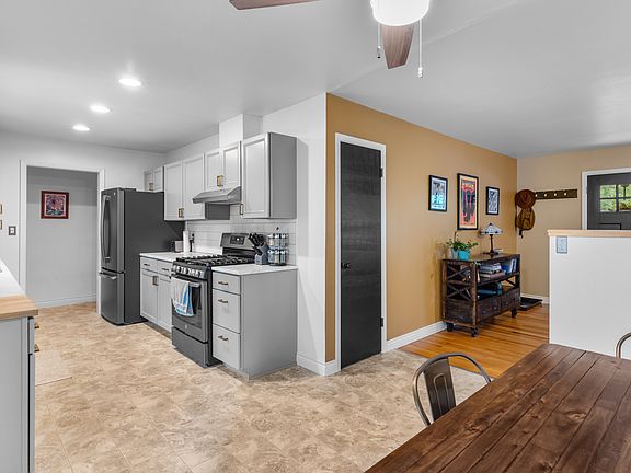 2nd image of 1037 Cypress Dr