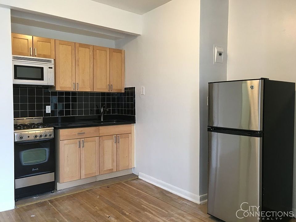 2nd image of 15 Sheridan Sq APT 5J