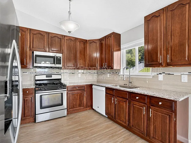 10608 Canter Way — Photo 12