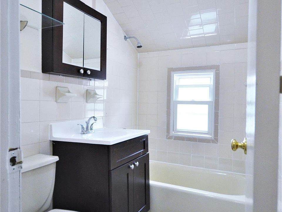 1st image of 825 Palisade Ave #2