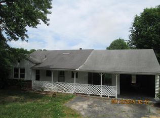 2104 Ault Rd, Knoxville, TN 37914