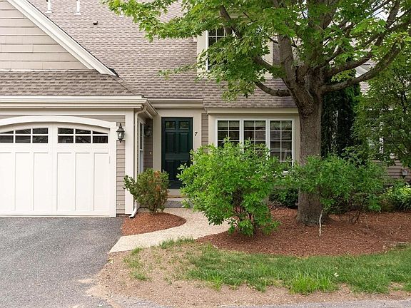 3rd image of 7 Faxon Dr Unit 7
