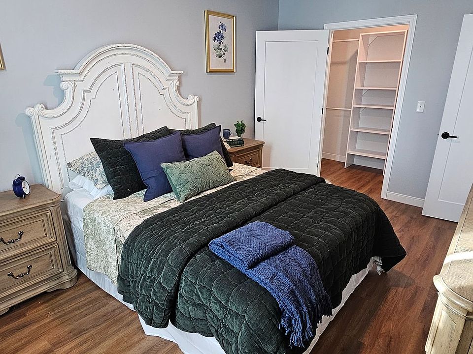 1st image of 22 W Green St #105