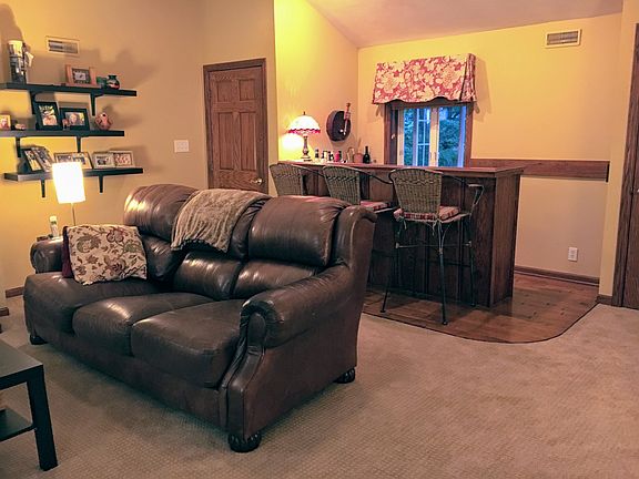 3rd image of 6610 Loiswood Dr